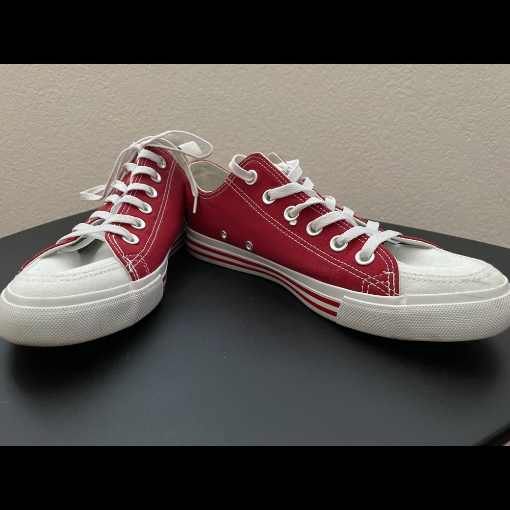 Canvas shoes